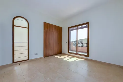 4 Bedrooms Townhouse in Naseem