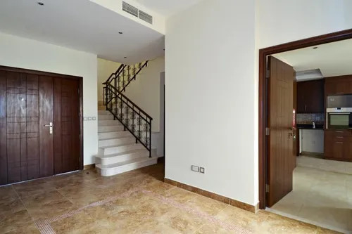 4 Bedrooms Townhouse in Naseem