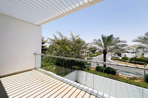 4 Bedrooms Townhouse in Arabella Townhouses 1