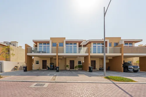 3 Bedrooms Townhouse in Avencia 2