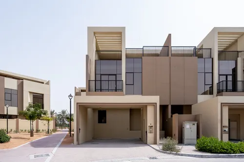 End Unit | Close to pool | Vacant on 20Oct