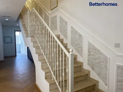 4 Bedrooms Townhouse in Royal Park South