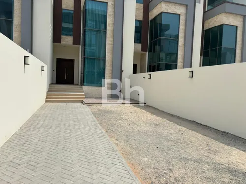 4 Bedrooms Townhouse in Royal Park South