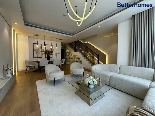 4 Bedrooms Townhouse in Royal Park South
