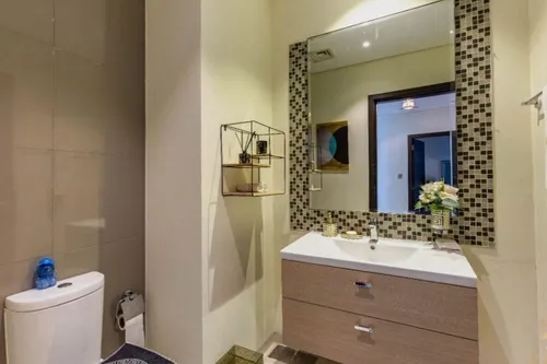 3 Bedrooms Townhouse in Queens Meadow