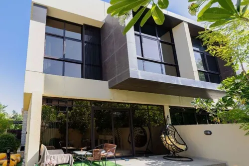 3 Bedrooms Townhouse in Queens Meadow