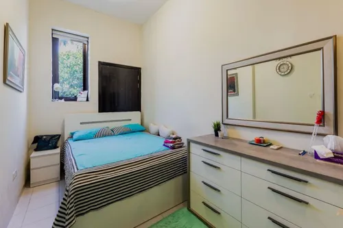 3 Bedrooms Townhouse in Queens Meadow