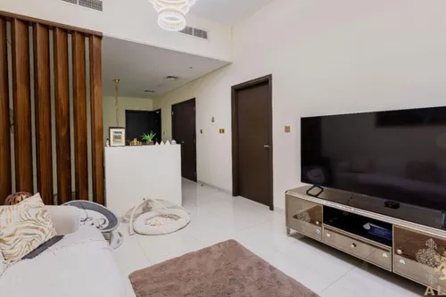 3 Bedrooms Townhouse in Queens Meadow