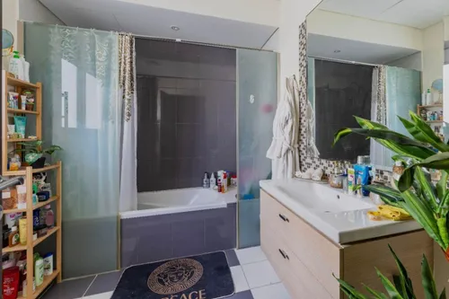 3 Bedrooms Townhouse in Queens Meadow