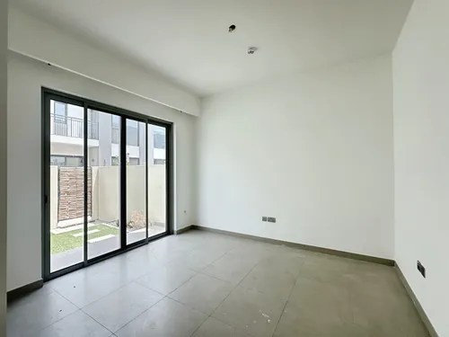3 Bedrooms Townhouse in Camelia 2