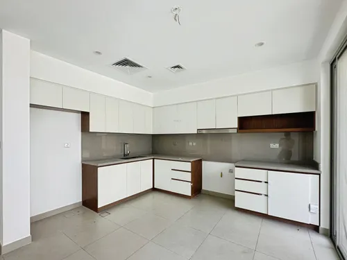 3 Bedrooms Townhouse in Camelia 2