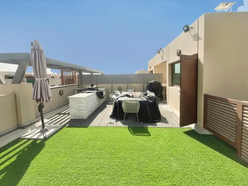 4 Bedrooms Townhouse in Grand Views