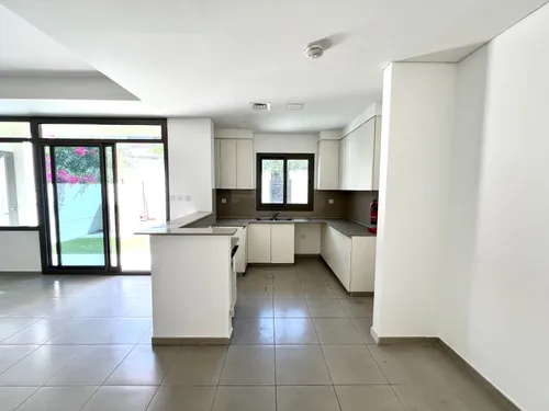 3 Bedrooms Townhouse in Zahra Townhouses