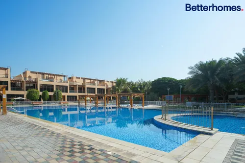 4 Bedroom Townhouse | Next to pool | Tenanted