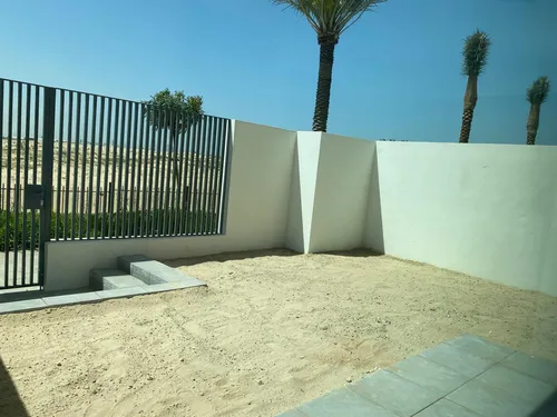 3 Bedrooms Townhouse in Sun