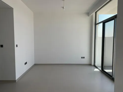 3 Bedrooms Townhouse in Sun