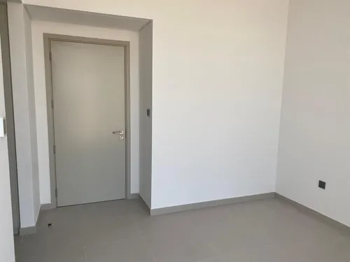 3 Bedrooms Townhouse in Sun