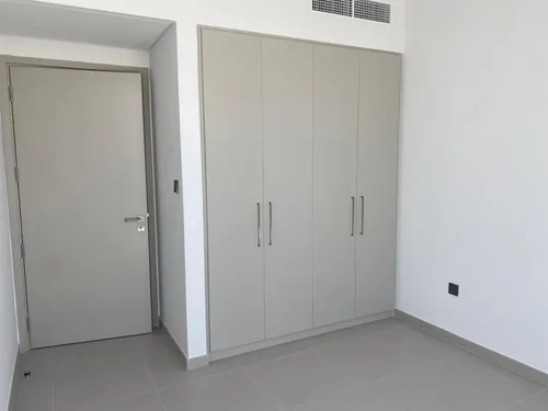 3 Bedrooms Townhouse in Sun