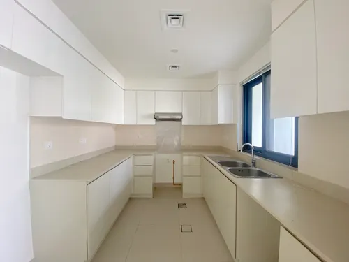 3 Bedrooms Villa in Maple 3