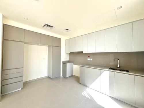 3 Bedrooms Townhouse in Greenviews 2