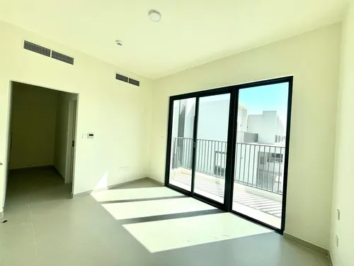 3 Bedrooms Townhouse in Greenviews 2