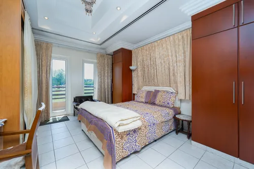 5 Bedrooms Villa in Hattan 1