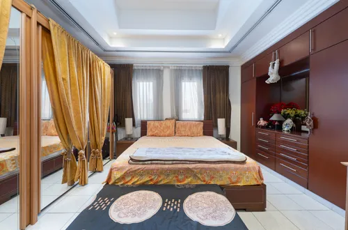 5 Bedrooms Villa in Hattan 1