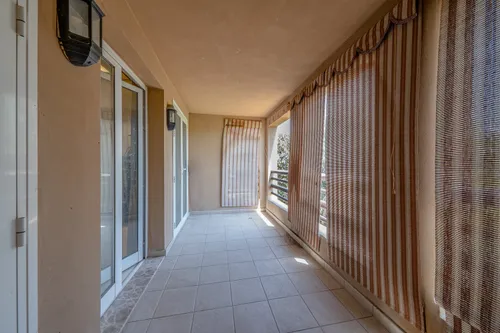 5 Bedrooms Villa in Hattan 1