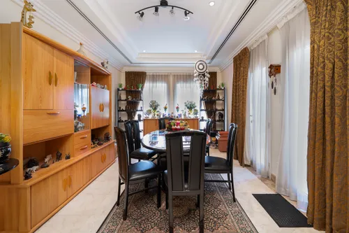 5 Bedrooms Villa in Hattan 1