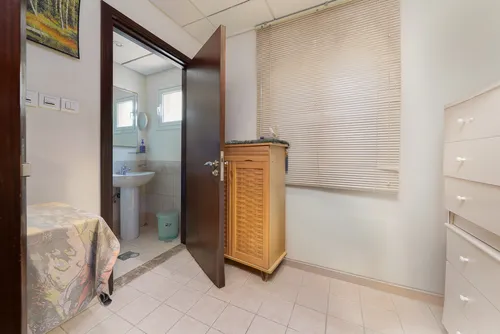 5 Bedrooms Villa in Hattan 1
