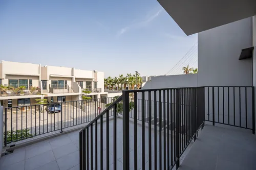 3 Bedrooms Townhouse in MAG Eye