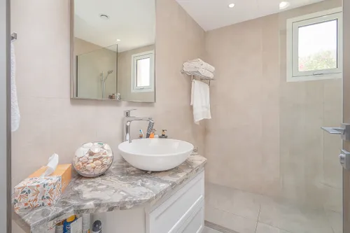 3 Bedrooms Townhouse in Springs 2