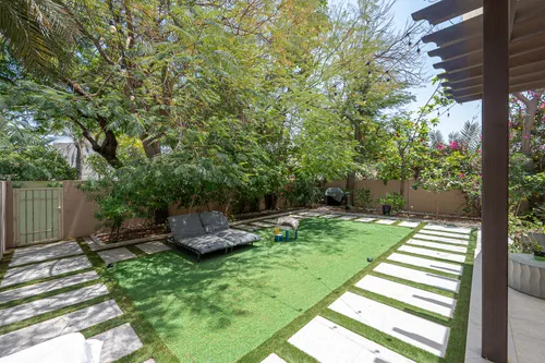 3 Bedrooms Townhouse in Springs 2