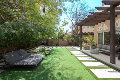 3 Bedrooms Townhouse in Springs 2