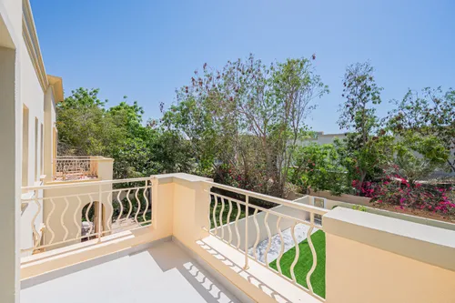 3 Bedrooms Townhouse in Springs 3