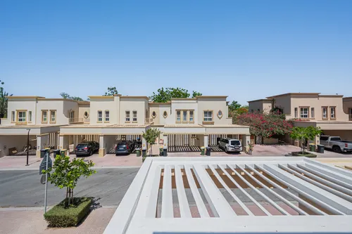 3 Bedrooms Townhouse in Springs 3