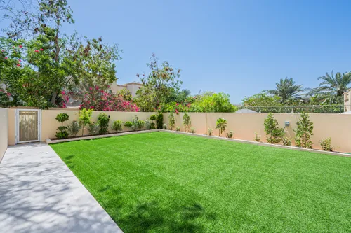 3 Bedrooms Townhouse in Springs 3