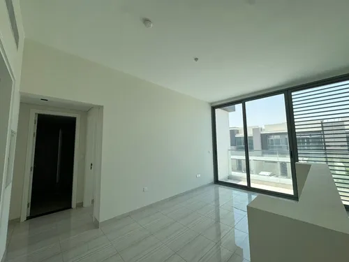 3 Bedrooms Townhouse in Gardenia Townhomes