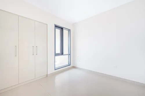 4 Bedrooms Townhouse in Maple 1