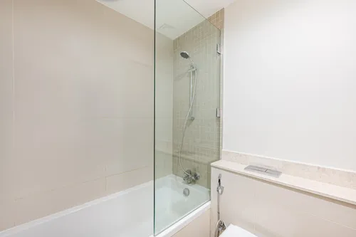 4 Bedrooms Townhouse in Maple 1