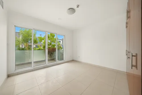 4 Bedrooms Townhouse in Artistic Villas