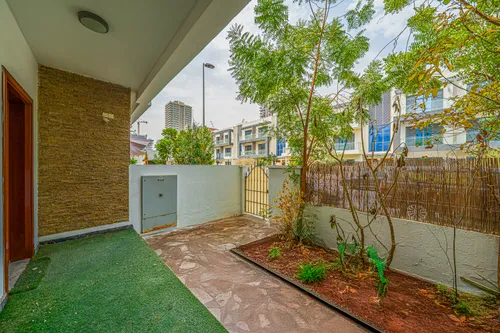 4 Bedrooms Townhouse in Artistic Villas