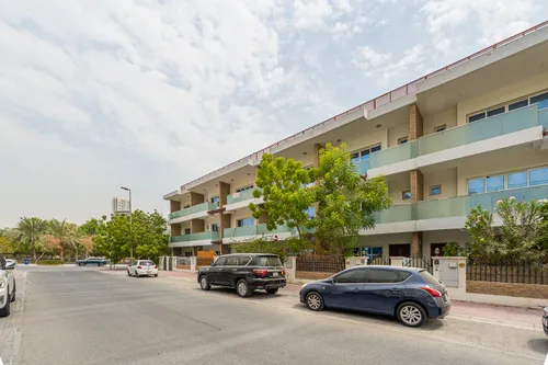 4 Bedrooms Townhouse in Artistic Villas