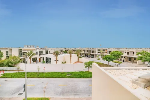 5 Bedrooms Townhouse in Zinnia