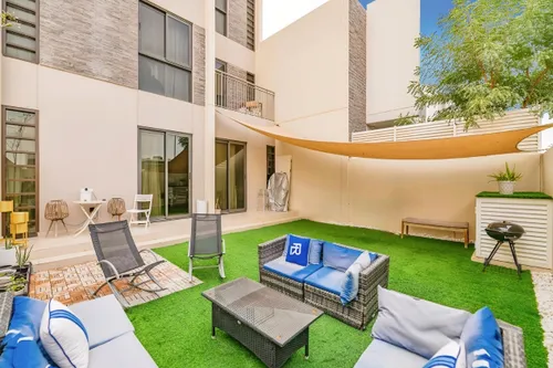 5 Bedrooms Townhouse in Zinnia