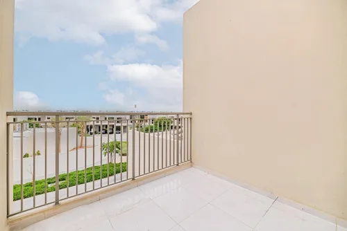 5 Bedrooms Townhouse in Zinnia