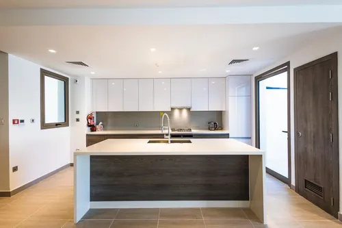 2 Bedrooms Townhouse in The Cedars