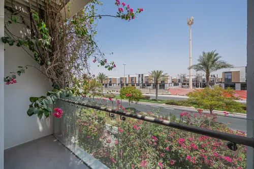 3 Bedrooms Townhouse in Arabella Townhouses 1