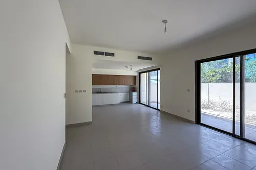 4 Bedrooms Townhouse in Parkside 2