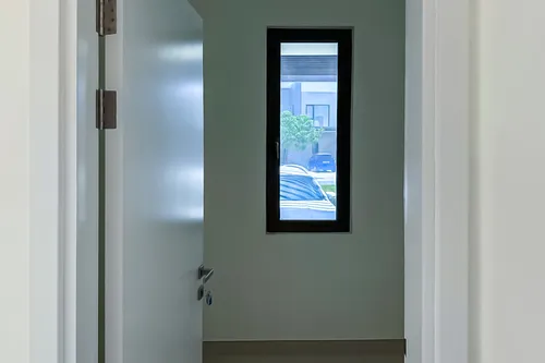4 Bedrooms Townhouse in Parkside 2